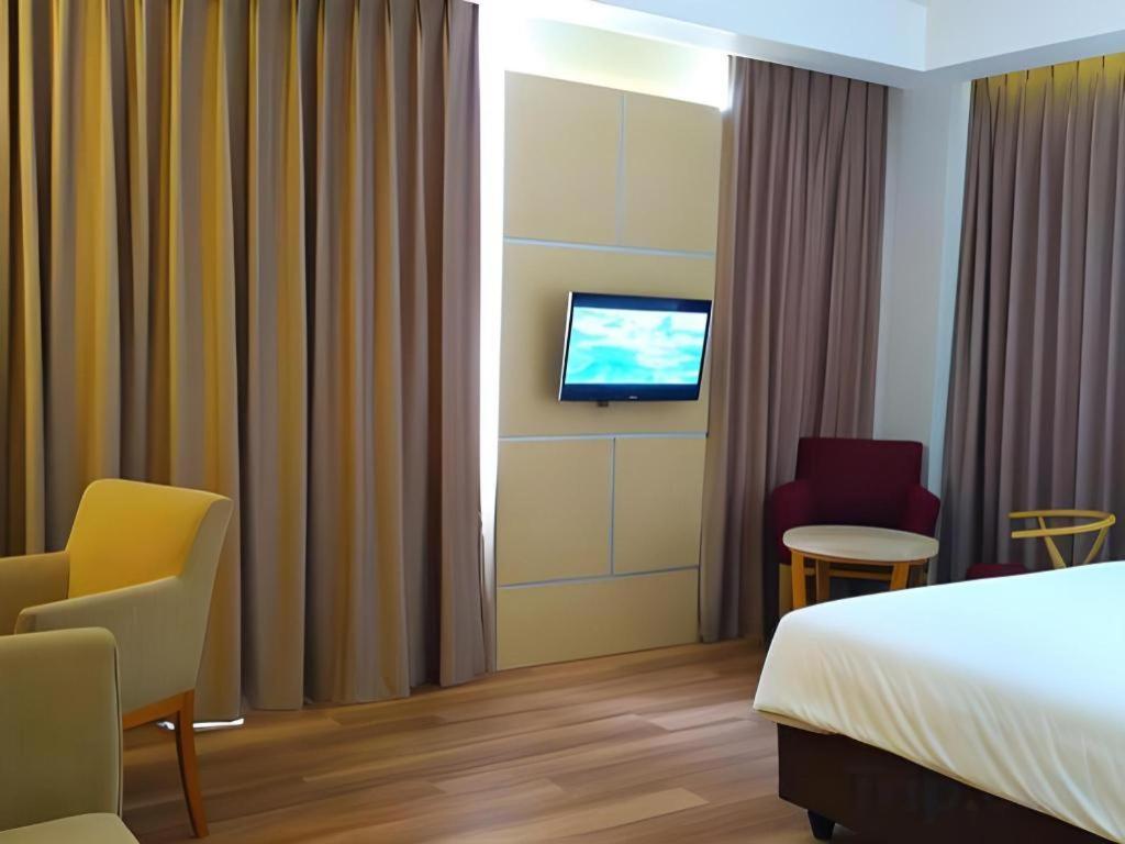 Horison Hotel Sukabumi Eksteriør bilde